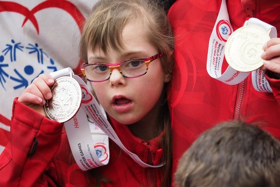 Junges Mädchen bei den Special Olympics Österreich
